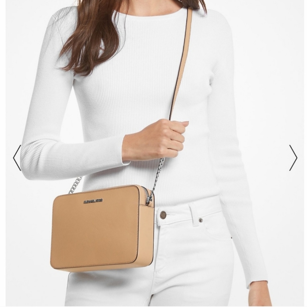 Hand bag